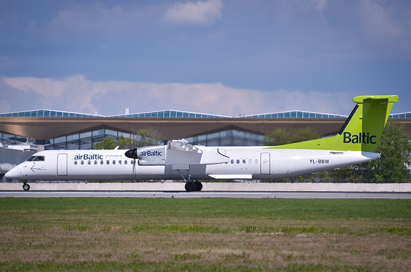 Пулково и airBaltic поздравили пассажиров с латышским праздником Лиго